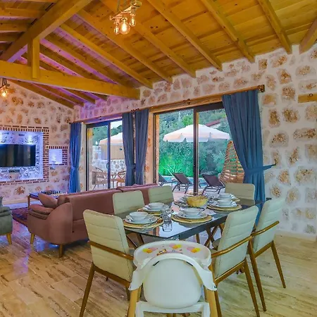 Saribelen Village 2 Bedroom With Private Garden And Pool *