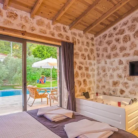 Saribelen Village 2 Bedroom With Private Garden And Pool *
