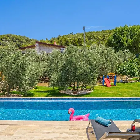 Villa Saribelen Village 2 Bedroom With Private Garden And Pool *
