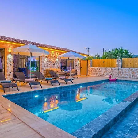 Saribelen Village 2 Bedroom With Private Garden And Pool *