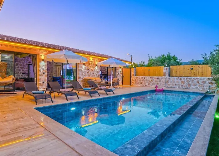 Saribelen Village 2 Bedroom With Private Garden And Pool *