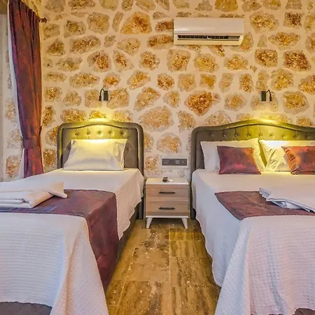 Saribelen Village 2 Bedroom With Private Garden And Pool فيلة *