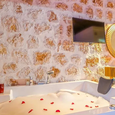 فيلة Saribelen Village 2 Bedroom With Private Garden And Pool