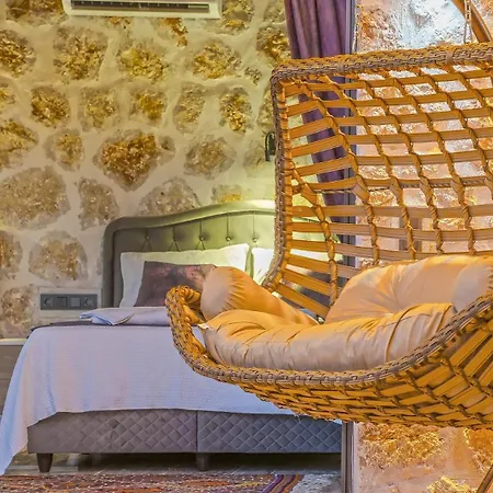 Saribelen Village 2 Bedroom With Private Garden And Pool فيلة *